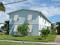 Village Apartments in North Palm Beach, FL - Foto de edificio - Building Photo