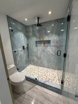 2396 Redlands Dr in Newport Beach, CA - Building Photo