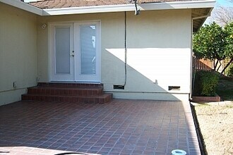 1900 Flowers St in Sacramento, CA - Building Photo - Building Photo