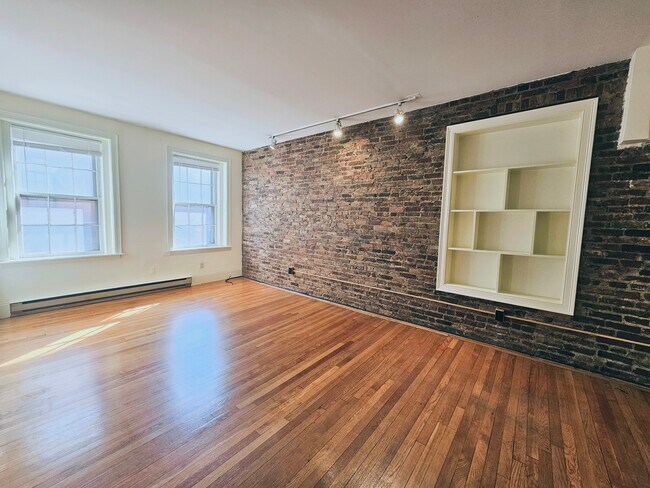 81 West Cedar St, Unit 7