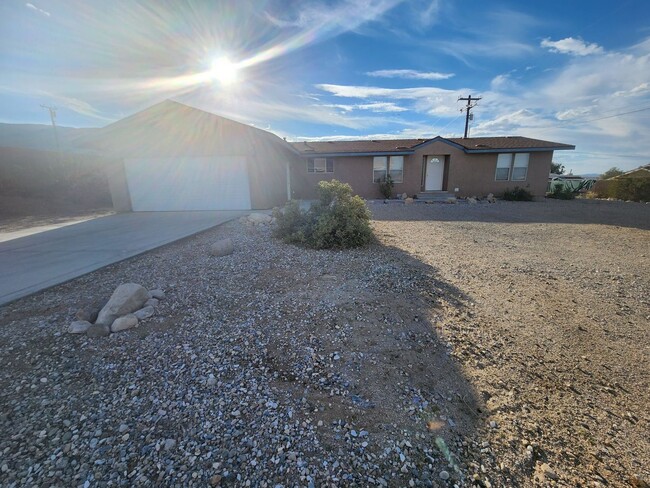 7624 Maude Adams Ave in Twentynine Palms, CA - Building Photo - Building Photo