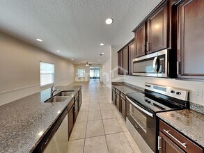 629 Drysdale Dr in Orange Park, FL - Foto de edificio - Building Photo