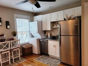 352 Chandler St, Unit 1 in Worcester, MA - Building Photo - Building Photo