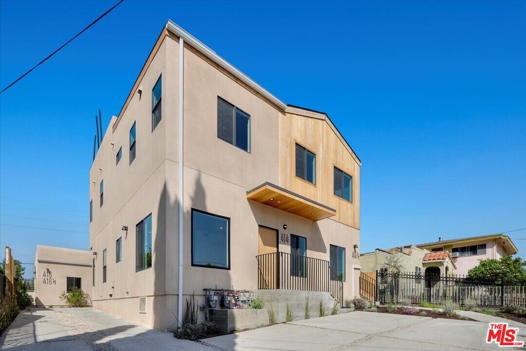 414 S Ave 56 in Los Angeles, CA - Building Photo