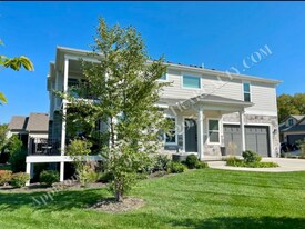 6942 W 162nd Ct in Overland Park, KS - Building Photo