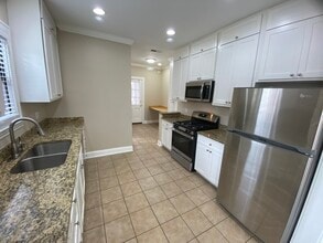 839 Thomasson Dr in Dallas, TX - Foto de edificio - Building Photo