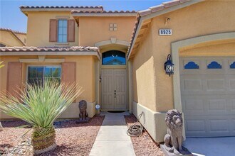 8925 Monte Oro Dr in Las Vegas, NV - Building Photo - Building Photo