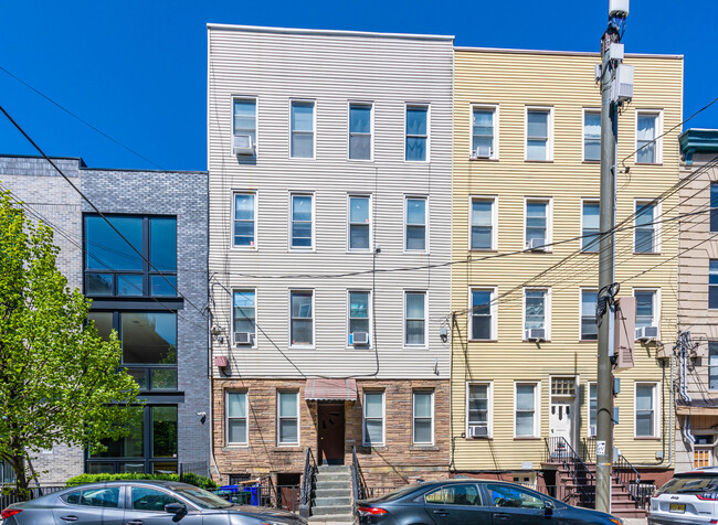 524 Adams St in Hoboken, NJ - Building Photo - Building Photo