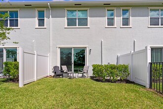 5467 Flannigan Wy in Greenacres, FL - Building Photo - Building Photo