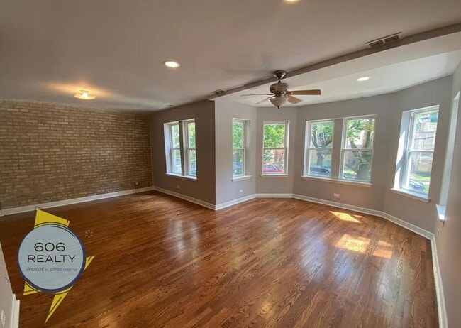 6504 N Washtenaw Ave in Chicago, IL - Building Photo - Building Photo