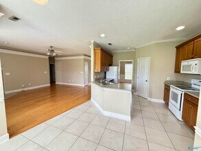 108 N Star Dr in Huntsville, AL - Foto de edificio - Building Photo