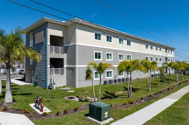 2771 Royal Palm Ave in Ft. Myers, FL - Foto de edificio - Building Photo