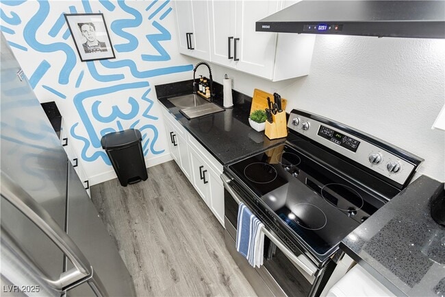 property at 522 E St Louis Ave