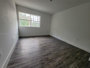 4844 N State Rd 7 in Coconut Creek, FL - Foto de edificio - Building Photo