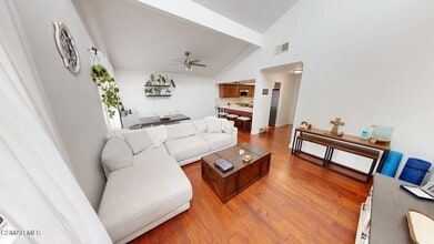 5123 Longfellow Way, Unit 5123 Longfellow Way in Oxnard, CA - Foto de edificio - Building Photo