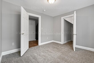 4143 W Market St in Louisville, KY - Building Photo - Building Photo