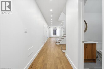 87 McKnight Ave in Hamilton, ON - Building Photo - Building Photo