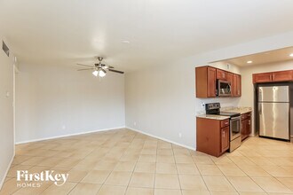 3746 W Puget Ave in Phoenix, AZ - Foto de edificio - Building Photo