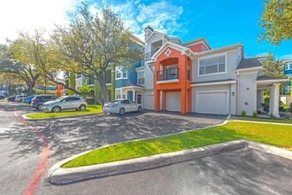 Reserve at Canyon Creek in San Antonio, TX - Foto de edificio - Building Photo
