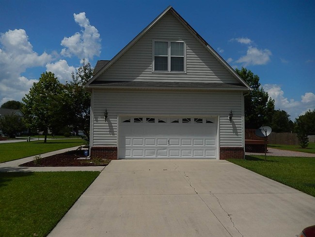 119 Sidney Ln in Jacksonville, NC - Building Photo - Building Photo