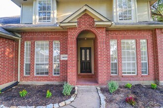 14311 Ragus Lake Dr in Sugar Land, TX - Building Photo - Building Photo