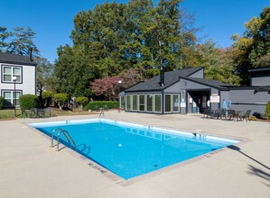 Parkhaven Apartments in Charlotte, NC - Foto de edificio - Building Photo