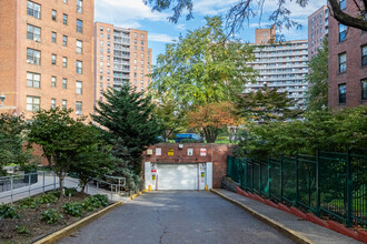 Park City Estates in Rego Park, NY - Building Photo - Building Photo