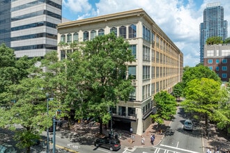 127 N Tryon St in Charlotte, NC - Building Photo - Building Photo