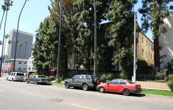 435 S Kenmore Ave in Los Angeles, CA - Foto de edificio - Building Photo