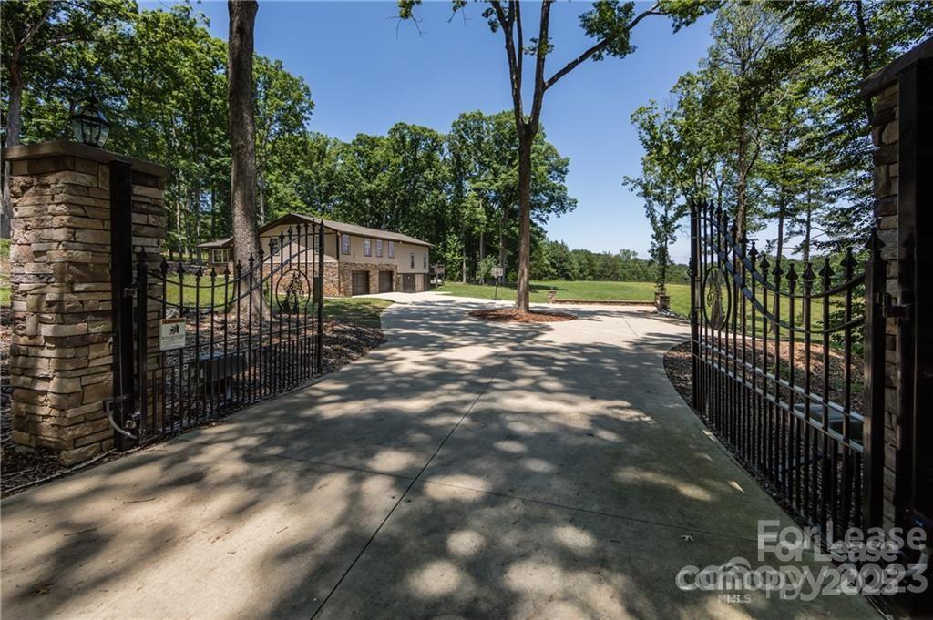 8511 Viking Dr in Waxhaw, NC - Building Photo