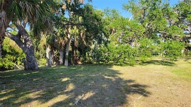 2942 Tuckerstown Dr in Sarasota, FL - Building Photo - Building Photo
