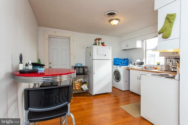 2239 S 15th St in Philadelphia, PA - Building Photo - Building Photo