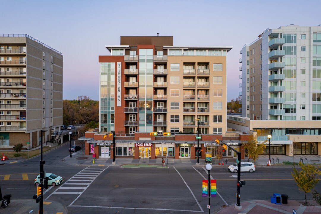 St. John's on Tenth in Calgary, AB - Building Photo