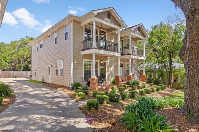 1233 N Duval St in Tallahassee, FL - Building Photo - Building Photo