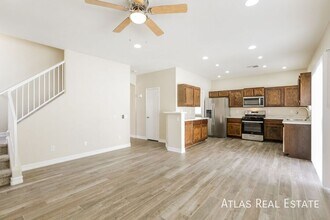 7852 Scammons Bay Ct in Las Vegas, NV - Building Photo - Building Photo