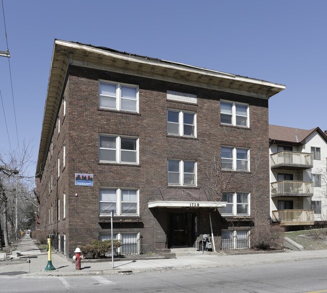 21 - 1728 Third