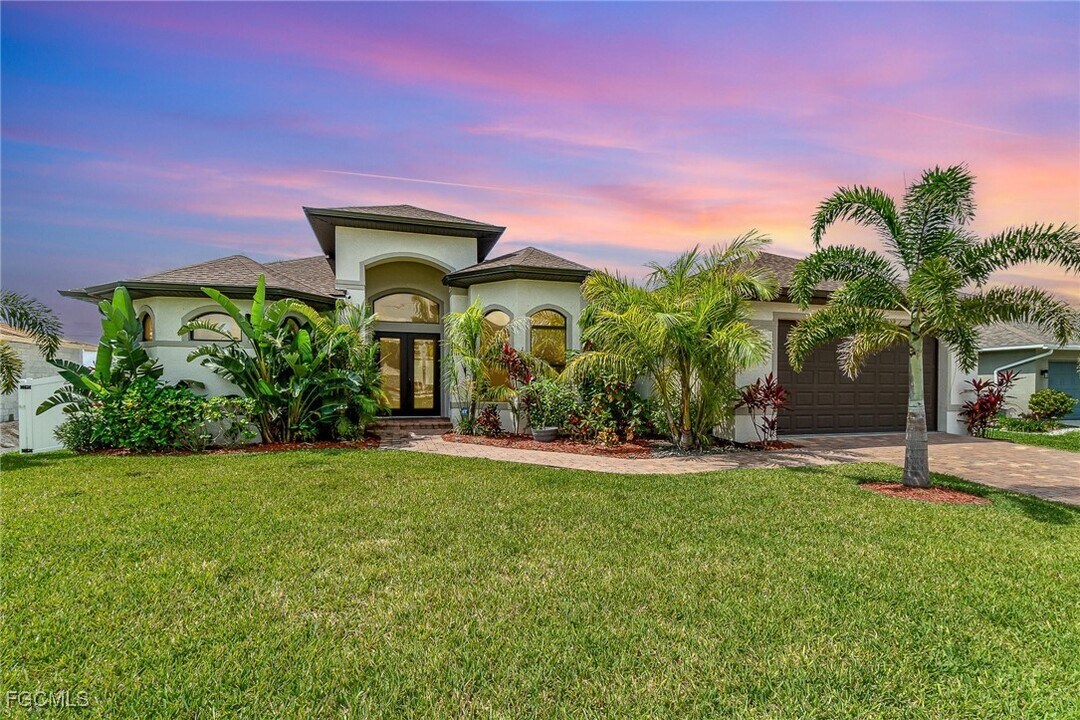 2704 SW Embers Terrace in Cape Coral, FL - Building Photo