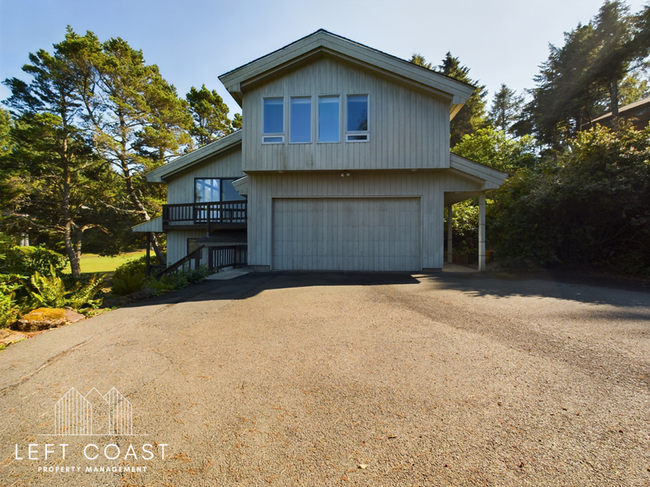 132 Salishan Dr in Lincoln City, OR - Building Photo - Building Photo