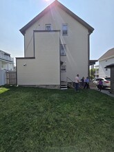 876 Middle St, Unit Third Floor in Fall River, MA - Building Photo - Building Photo