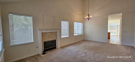 838 Louisa Terrace in Santa Maria, CA - Foto de edificio - Building Photo