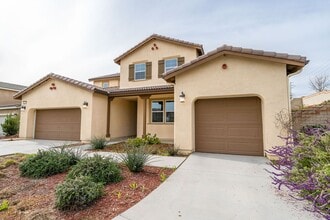 6807 Rangeley Wy in Jurupa Valley, CA - Building Photo - Building Photo