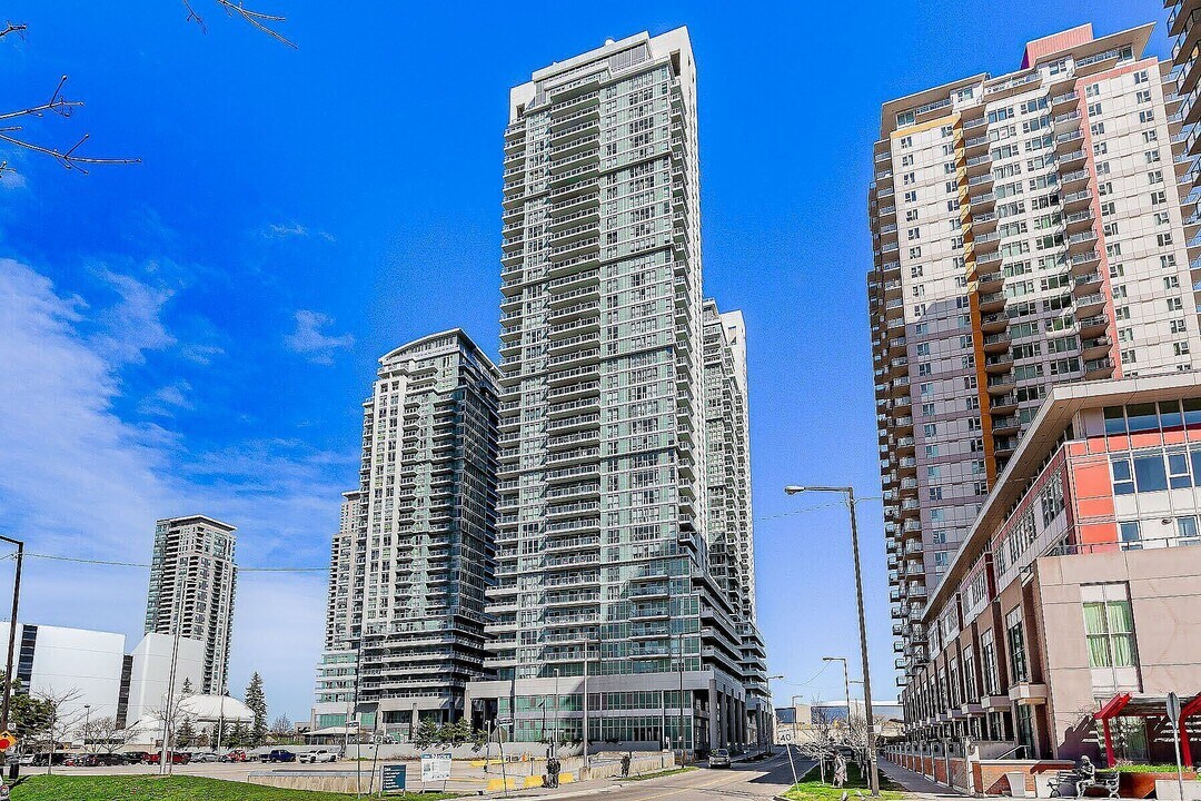 50 Town Centre Court in Toronto, ON - Building Photo