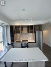 130 River St in Toronto, ON - Building Photo - Building Photo