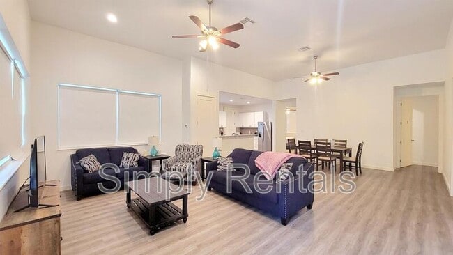 1711 Sycamore St in Commerce, TX - Building Photo - Building Photo