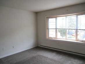 219 Old Forge Dr in Bath, PA - Building Photo - Building Photo