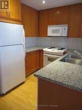 85 Bloor St E in Toronto, ON - Building Photo - Building Photo