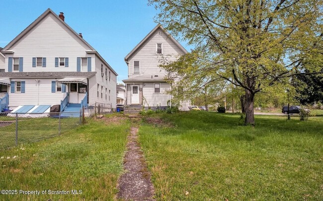 124 Masters St in Scranton, PA - Building Photo - Building Photo
