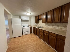 387 SE Darrell Ave in Winston, OR - Building Photo - Building Photo