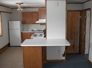 80 Riverside Dr in Canton, NY - Foto de edificio - Building Photo