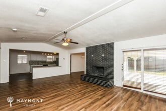 1017 Locust St in Benbrook, TX - Building Photo - Building Photo